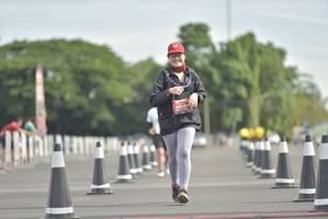 BIB: 101
                            <button type="button" onclick="openModal(4942022)" class="btn btn-primary btn-sm float-right btn-popup" data-toggle="modal" data-target=".modal-high-quality">
                        <i class="fas fa-shopping-cart"></i> Add to Cart
                    </button>
                                            <button type="button" onclick="isThisMe(4942022, true)" class="btn btn-success btn-sm float-right btn-popup btn-isme hidden" data-toggle="tooltip" data-placement="bottom" title="นี่คือรูปของคุณใช่ไหม คลิกที่นี่เพื่อเอาเข้าอัลบั้ม">
                        <i class="fas fa-plus"></i> Add to album
                    </button>
                    <button type="button" onclick="isThisMe(4942022, false)" class="btn btn-warning btn-sm float-right btn-popup btn-isnotme hidden">
                        <i class="fas fa-ban"></i> Remove from album
                    </button>